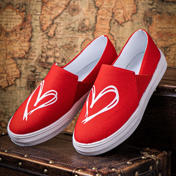 Women Sweet Solid Color Heart-shaped Antiskid Flat Canvas Shoes 